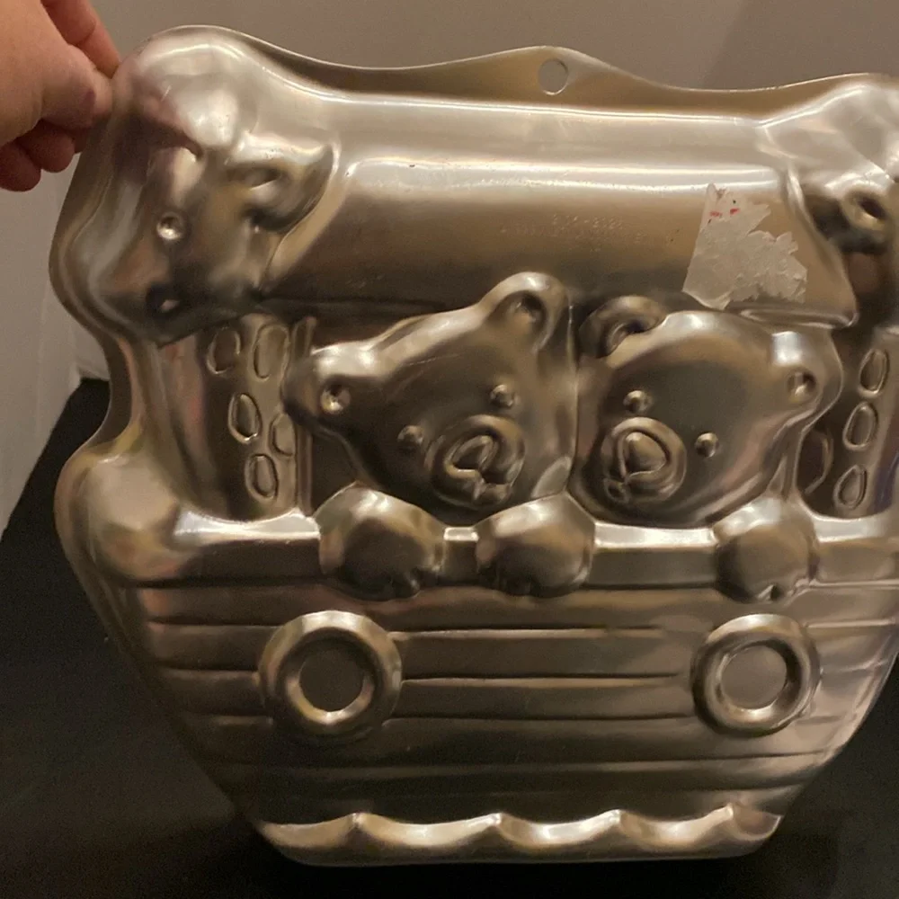 Wilton Noah’s Ark aluminum cake pan baby’s birthday baby shower w/ instructions
